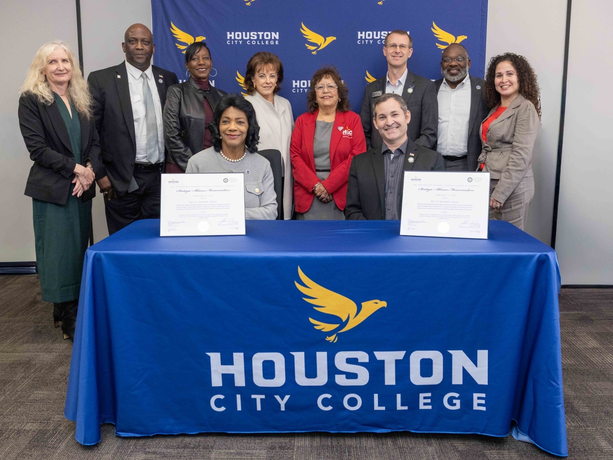Representatives from HCC and the Houston Regional Veterans Chamber of Commerce pose for a photo.